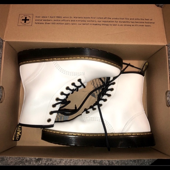 Dr Martens White Combat Boots Women’s 7 - Picture 4 of 9